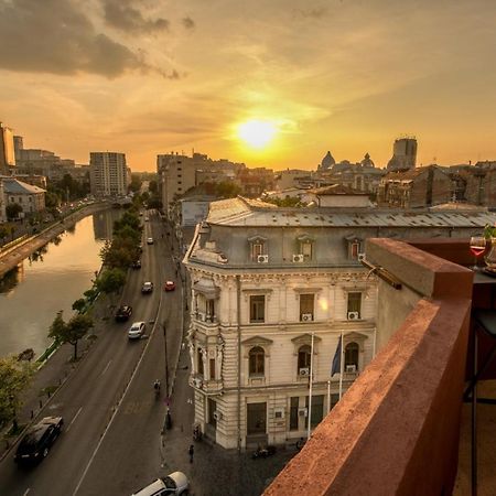 Baroque Splendor: Breathtaking Views & Design Lejlighed Bukarest Eksteriør billede