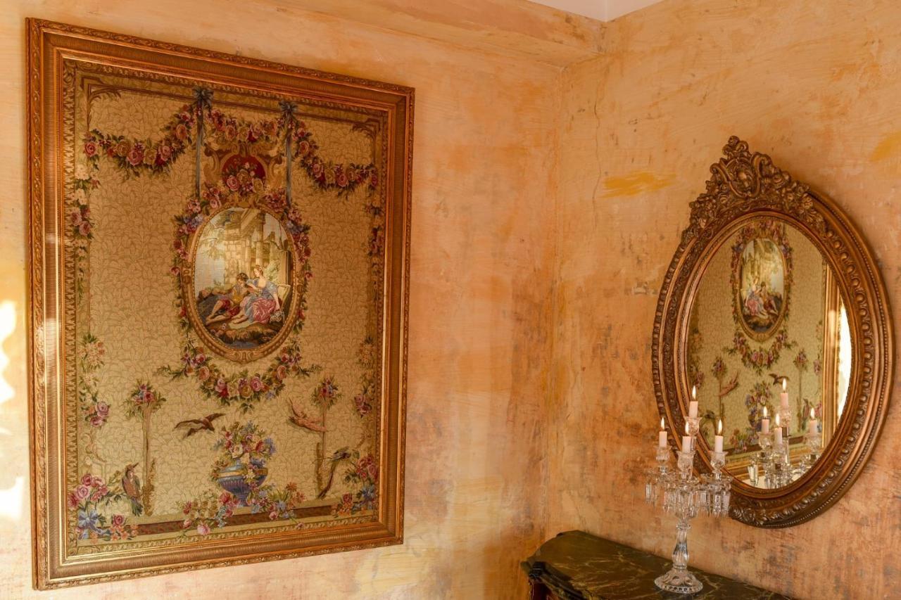 Baroque Splendor: Breathtaking Views & Design Lejlighed Bukarest Eksteriør billede
