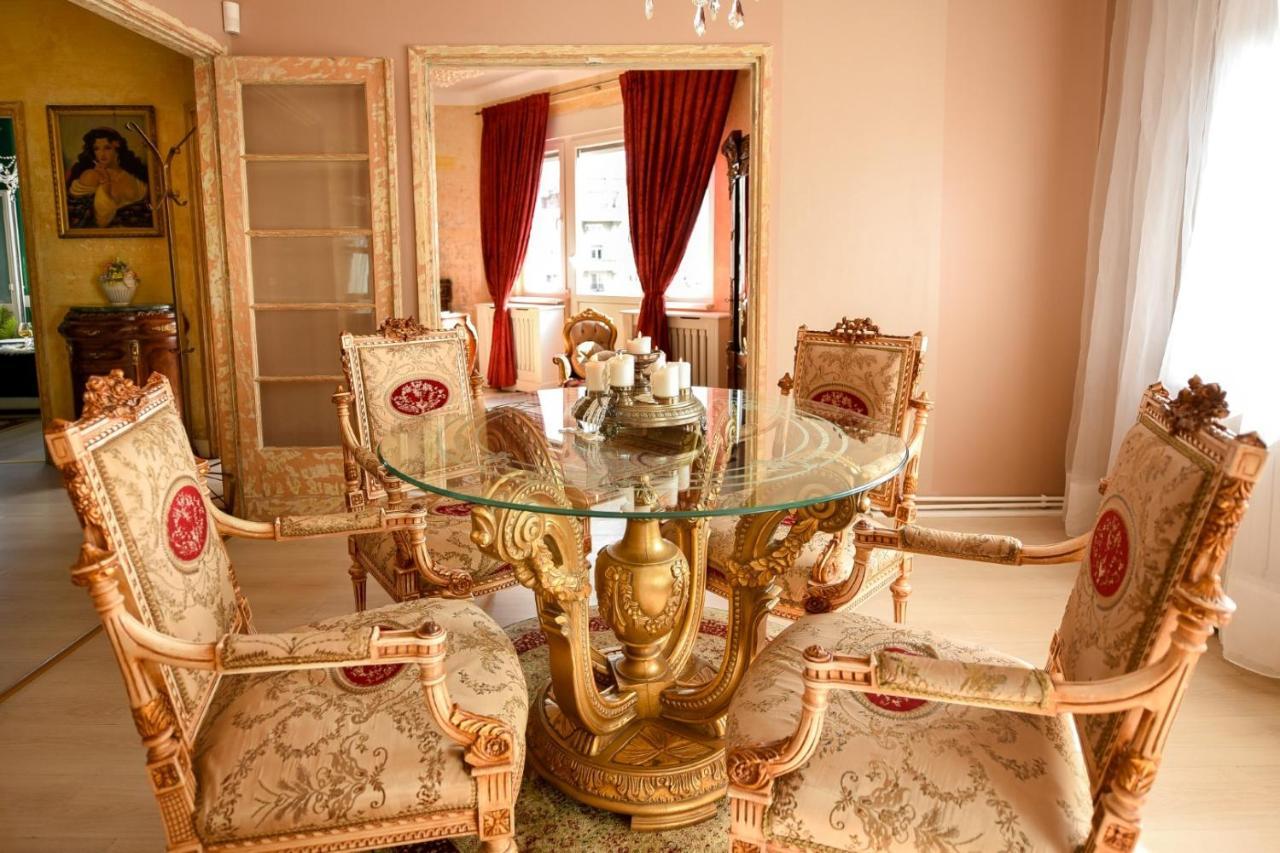 Baroque Splendor: Breathtaking Views & Design Lejlighed Bukarest Eksteriør billede