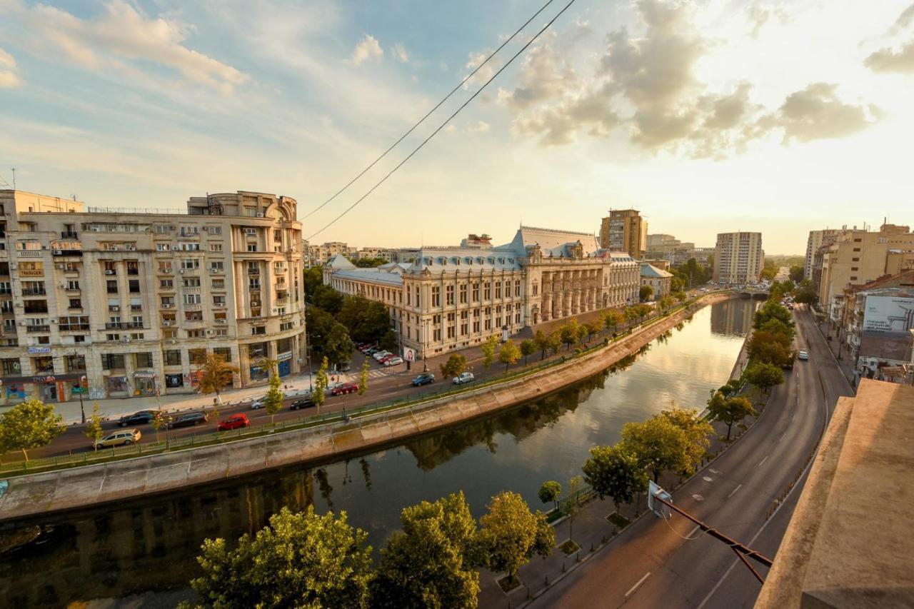 Baroque Splendor: Breathtaking Views & Design Lejlighed Bukarest Eksteriør billede